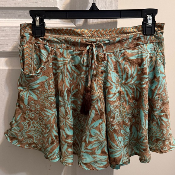 Two Piece Set - Picture 2 of 8